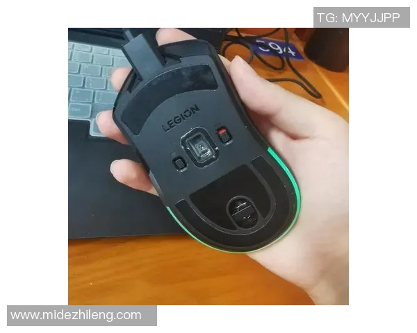 CSGO游戏装备选购指南：如何选择适合你的鼠标推荐